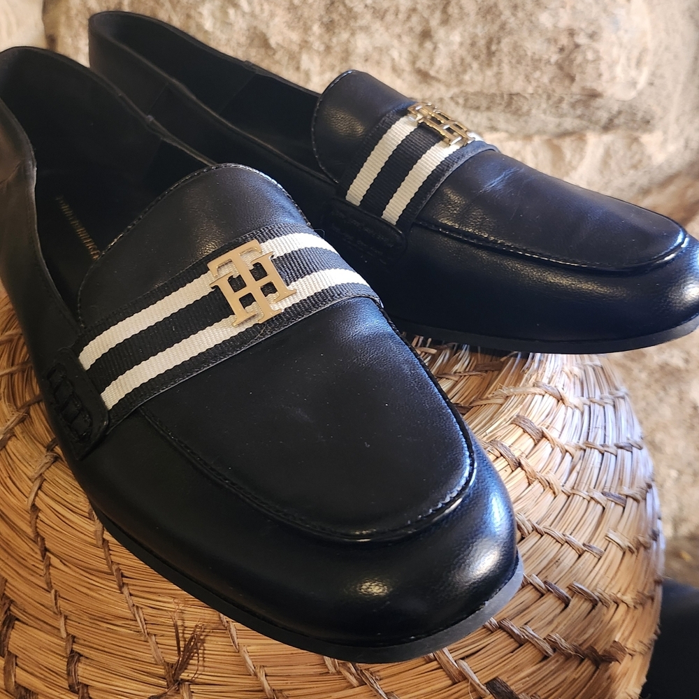 Womens Vintage Tommy Hilfiger Classy Preppy Old Money Black Leather Loafers